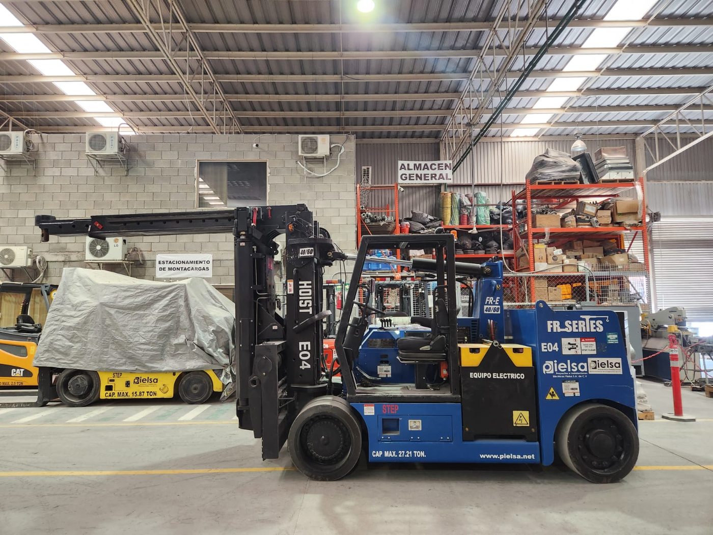Montacargas el&eacute;ctrico HOIST FR-E 40/60 de PIELSA en almac&eacute;n